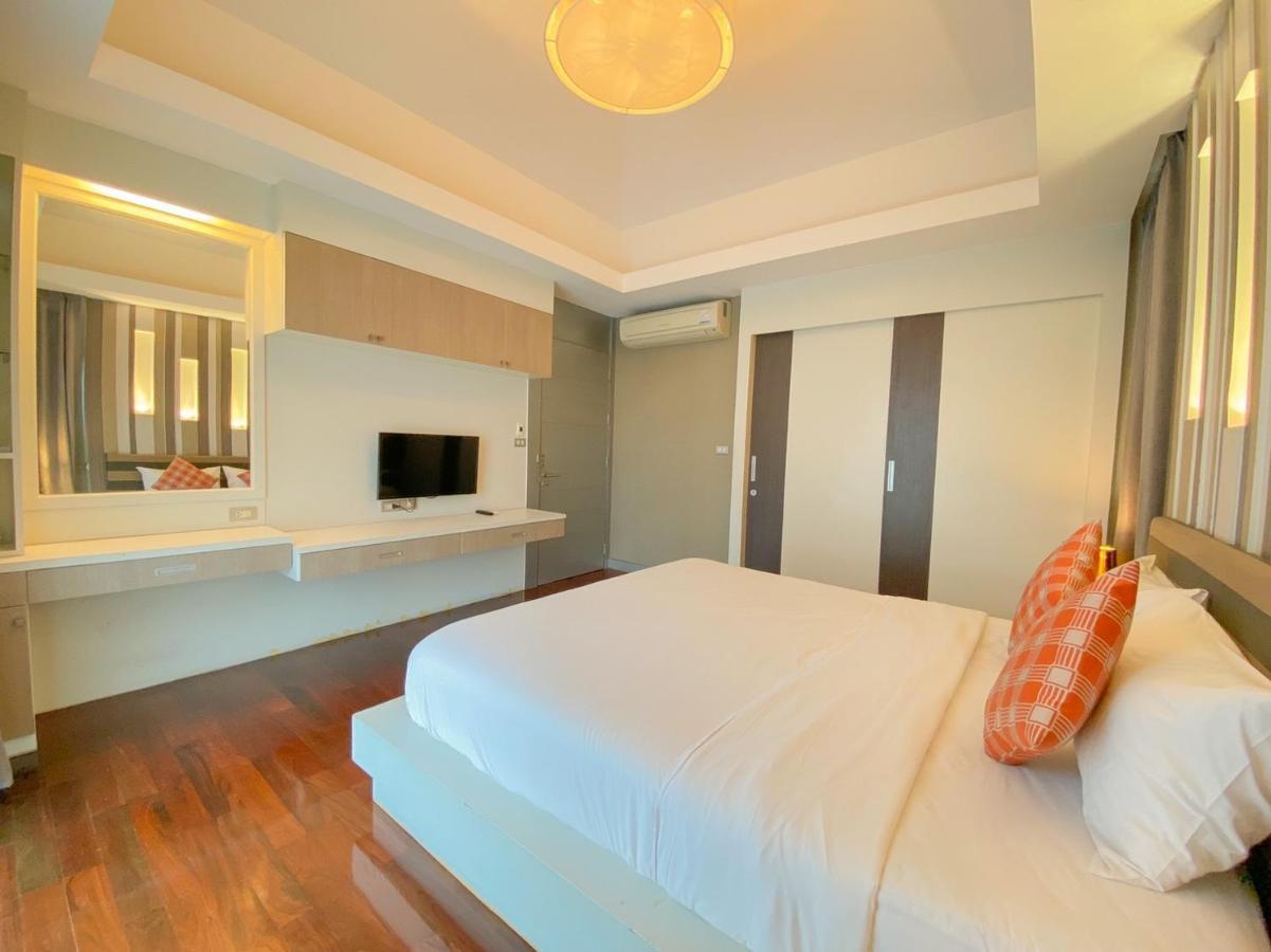 Twenty Two Pool Pattaya